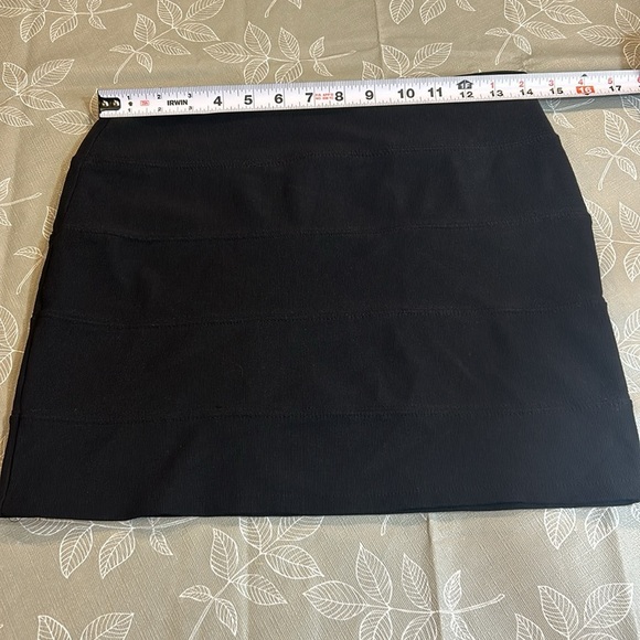 Ladies Seductions Mini Skirt. - Picture 5 of 7